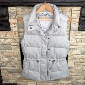 Like new! Banana Republic puffer vest…size XS!